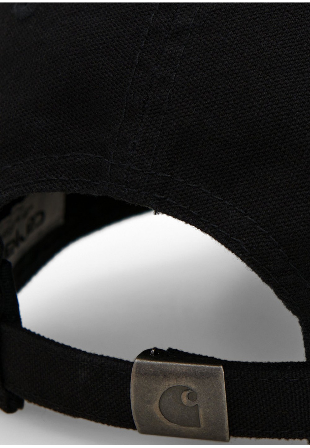 Чорна кепка з вишивкою логотипу