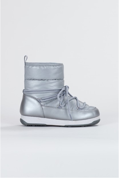 Срібні чоботи на шнурівці
