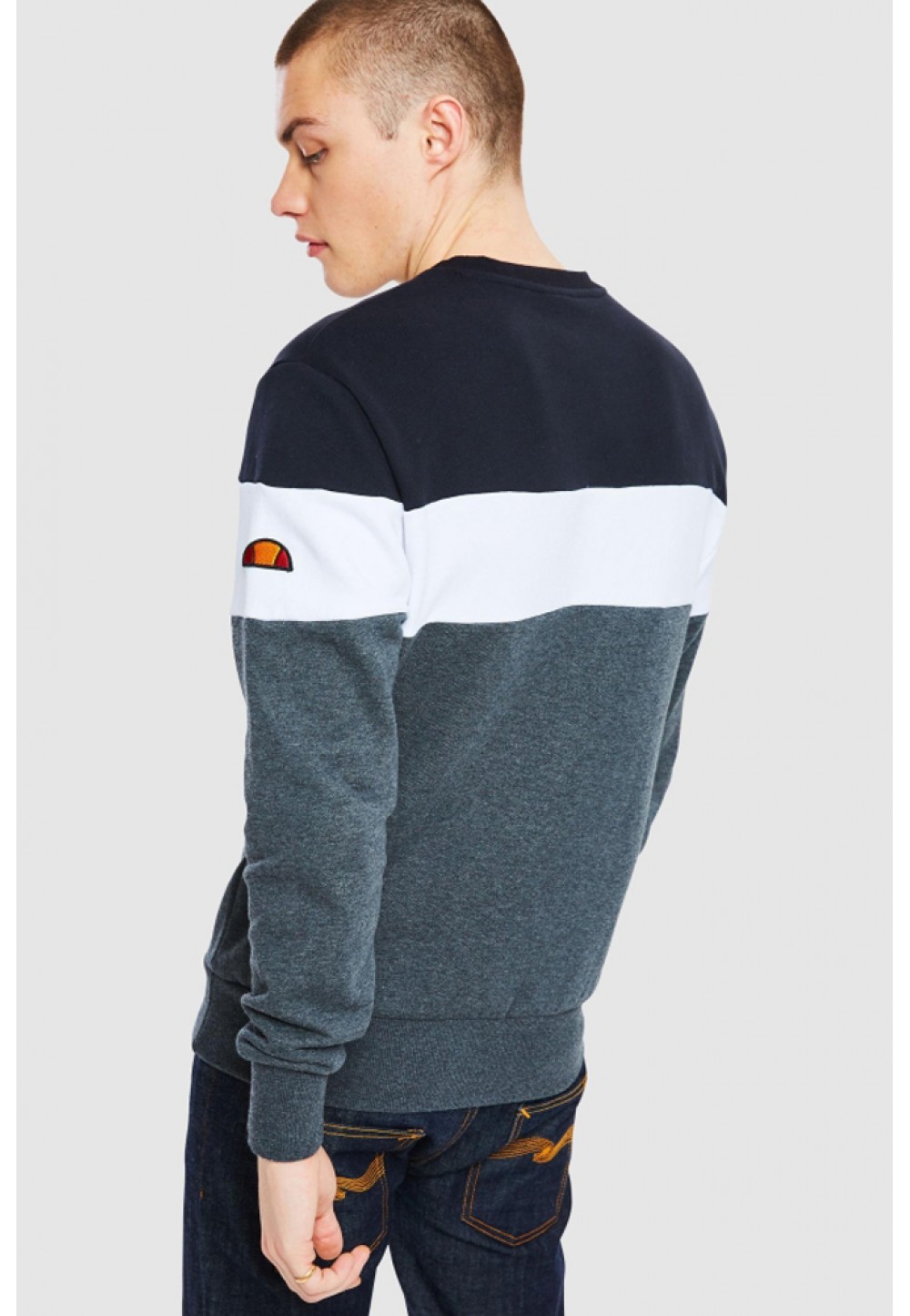 Сірий триколірний светр