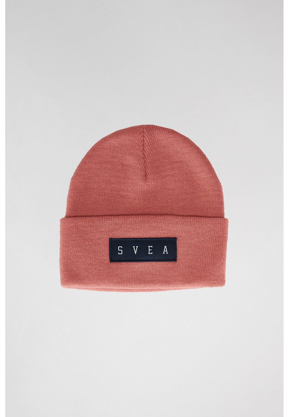  Стильна шапка від бренду SVEA