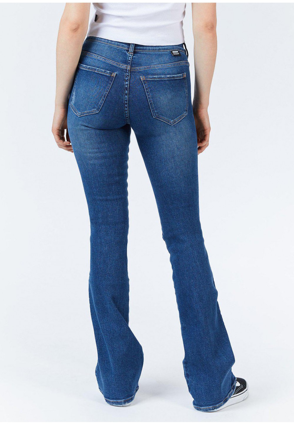 Женские синие джинсы 