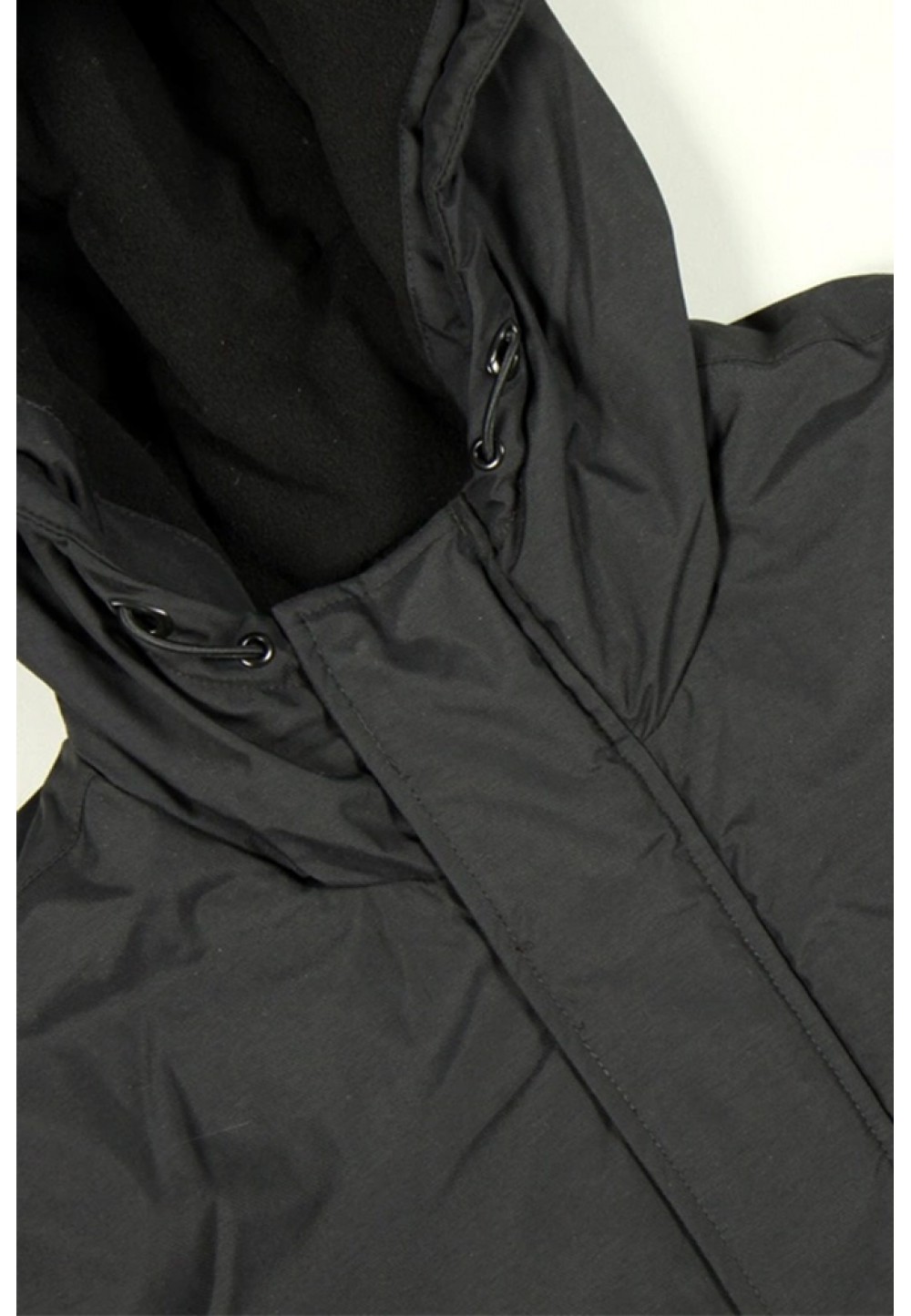 Чорна куртка з кишенями