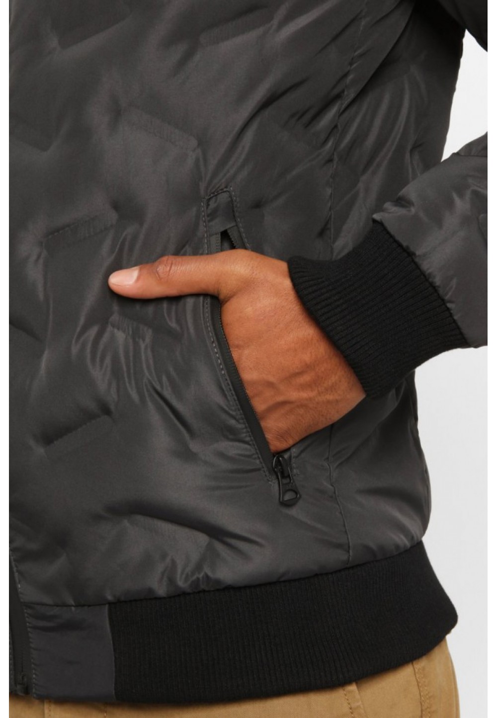 Куртка-Бомбер черного цвета
