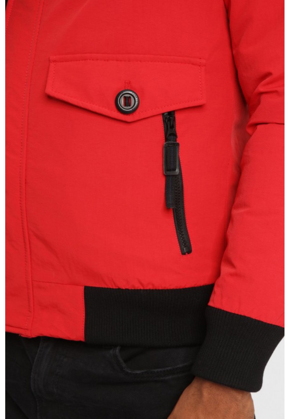 Червона куртка зі знімним капюшоном