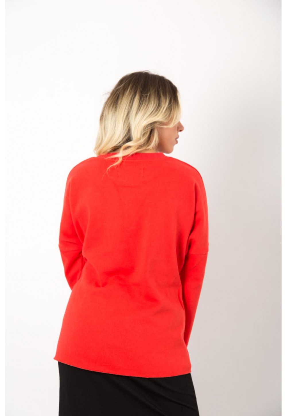 Червоний светр з принтом