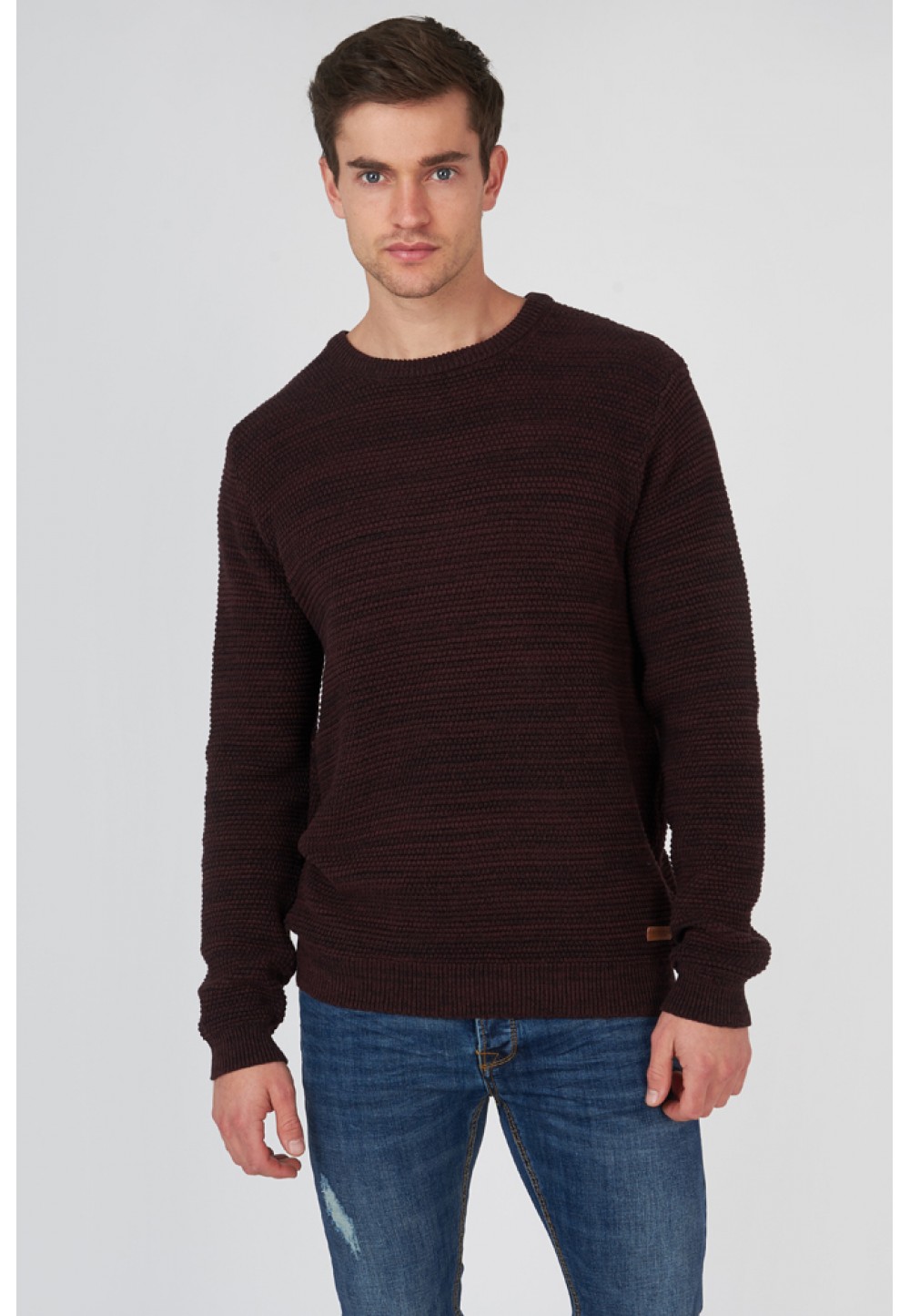 Бордовый трикотажный свитер