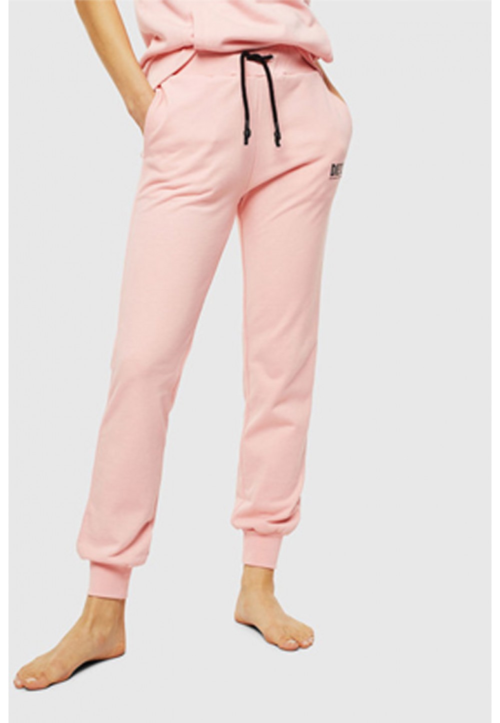Стильные розовые брюки 