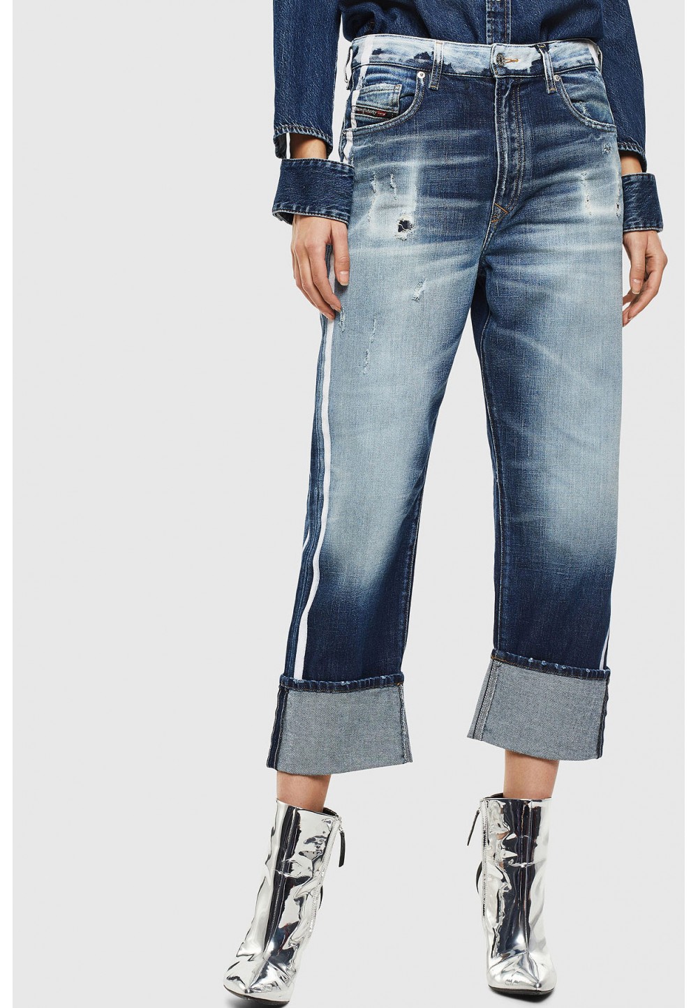Женские джинсы с лампасами
