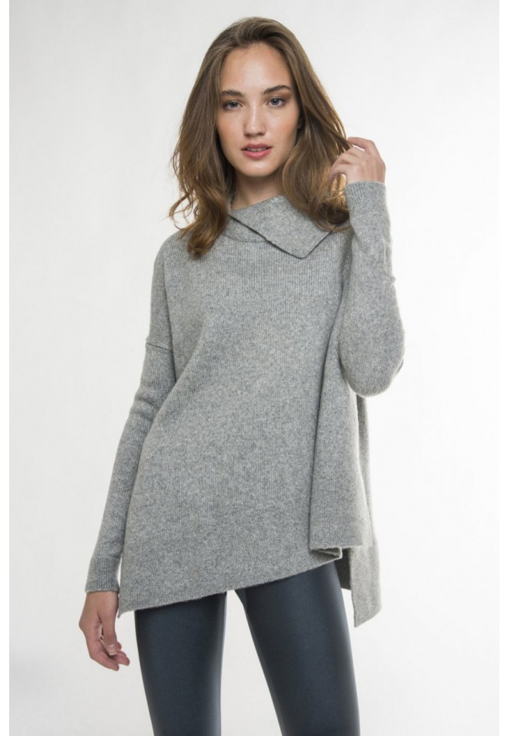 Асимметричный пуловер