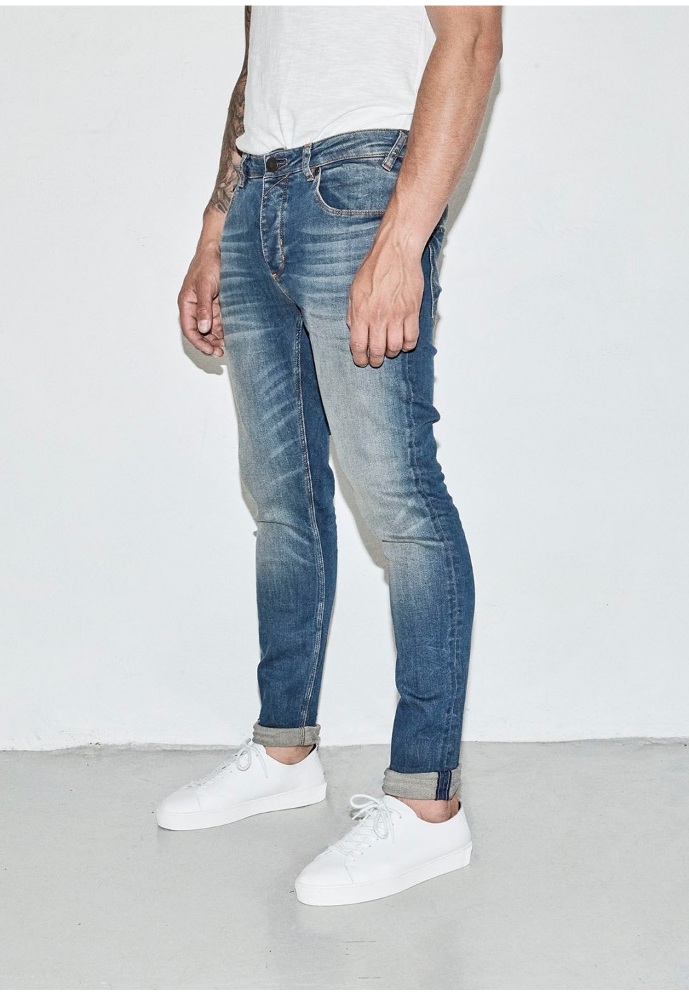 Стильные джинсы REY