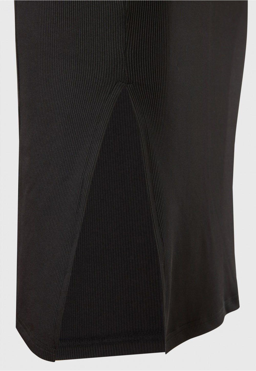 Чорна сукня-міді з ребристою текстурою