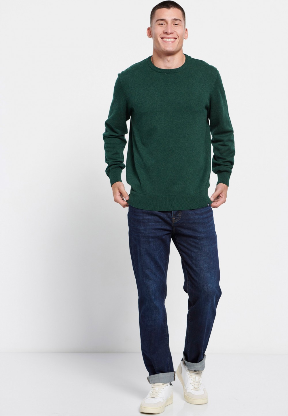 Чоловічий пуловер у насиченому зеленому кольорі