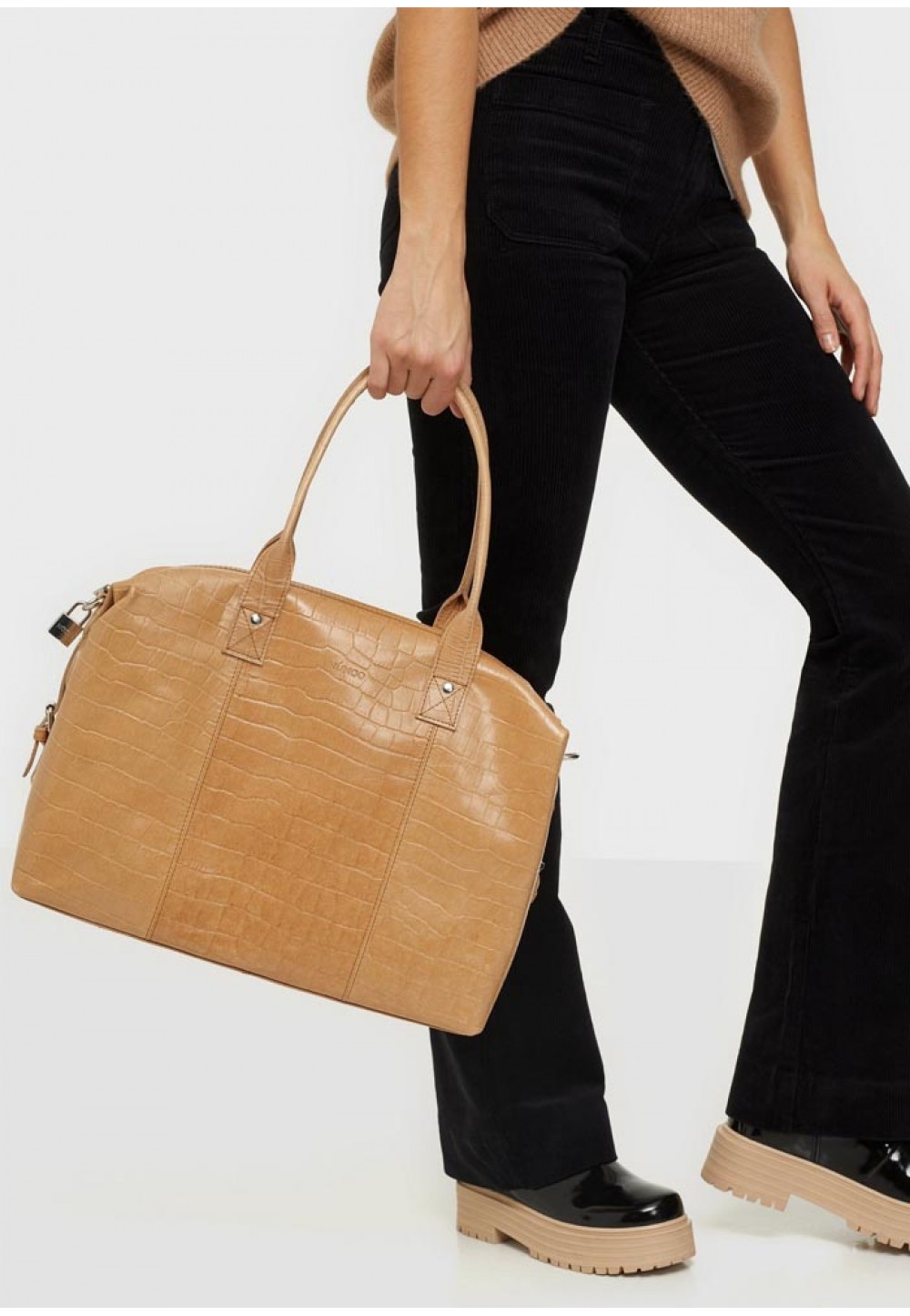 Класична бежева жіноча сумка Bobby croco