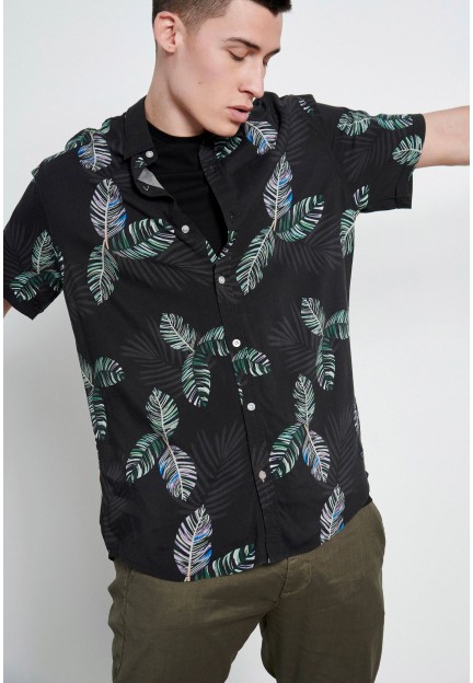 Рубашка с тропическим принтом