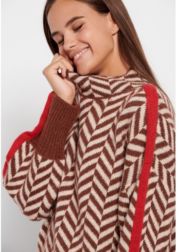 Женский свитер с высоким воротником в карамельную полоску 