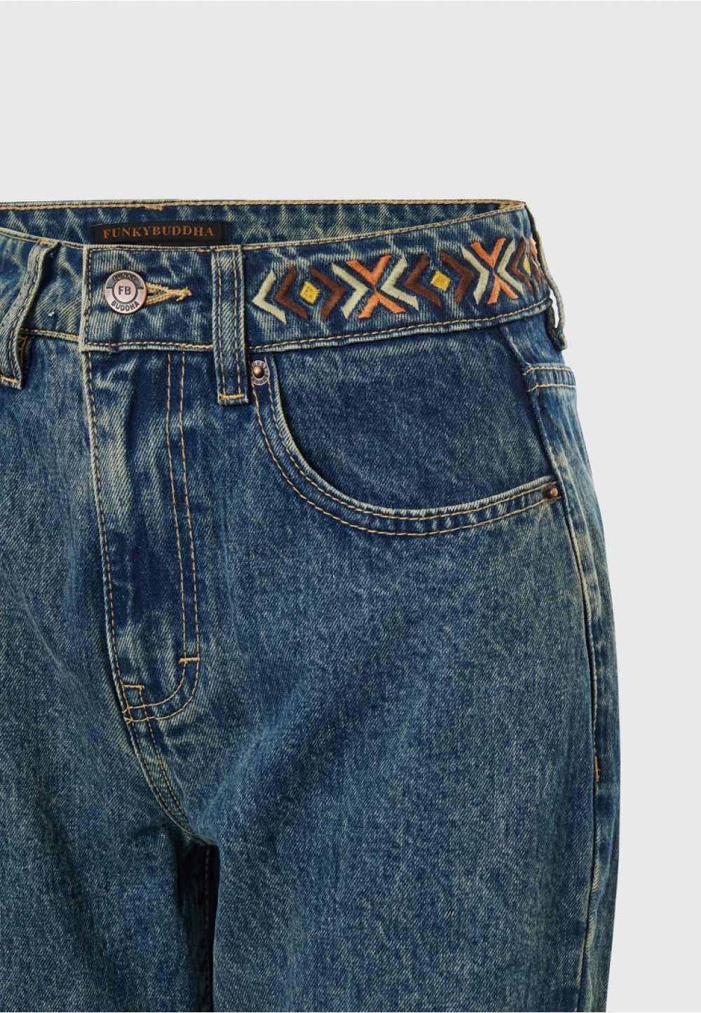 Жіночі джинси з ефектом потертості